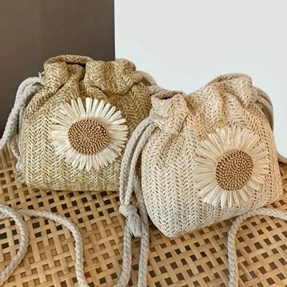 Purse - Picture 2 of 7